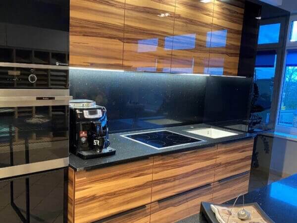 Technistone Starlight Black Quartz Worktop TE STABLA